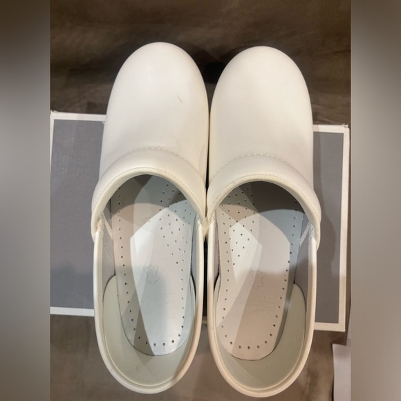 Dansko clogs - Picture 3 of 13